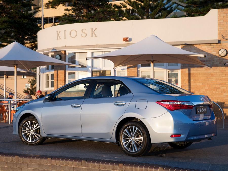  Toyota Corolla Sedan SX 2014 года  (фото 3 из 5)
